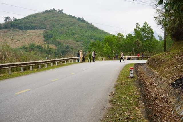  Xe khách giường nằm lao xuống vực ở Tuyên Quang, 1 người tử vong - Ảnh 4.