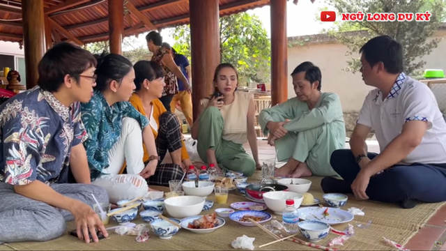  Hoài Linh: Anh Chí Tài vừa chôn xong, tôi chưa kịp hoàn hồn thì nghe tin dì ruột mất - Ảnh 3.