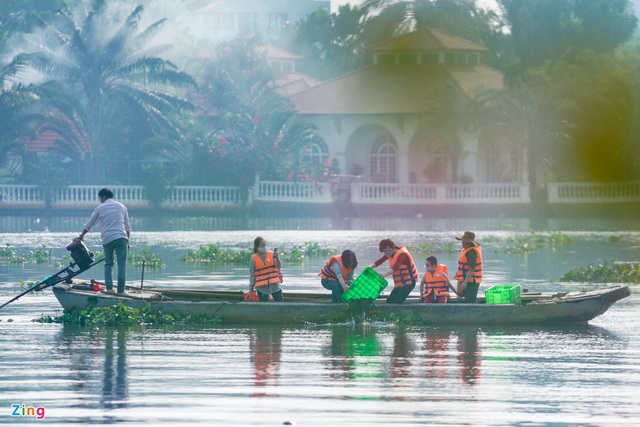 Phóng sinh hơn 1 tấn cá trê xuống sông Sài Gòn - Ảnh 6.