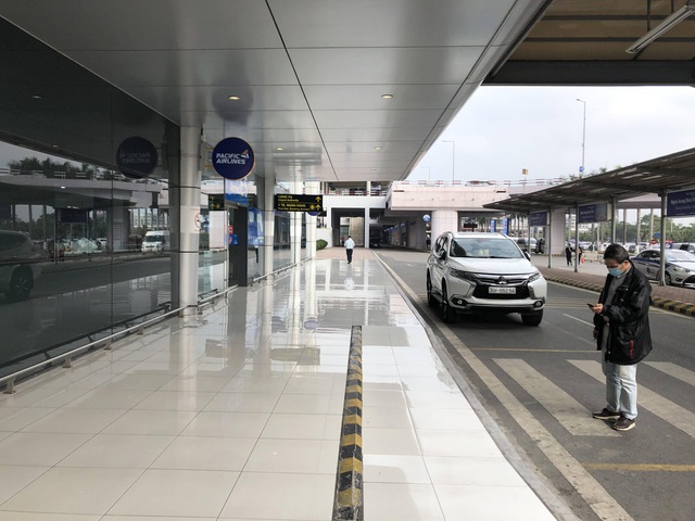 Sân bay, ga tàu vắng bóng hành khách những ngày cận Tết - Ảnh 4.