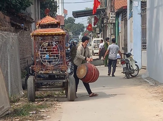 Người vợ bị chồng đánh tử vong vì cãi nhau chuyện tiền tiêu Tết đang nuôi 3 con nhỏ - Ảnh 3.