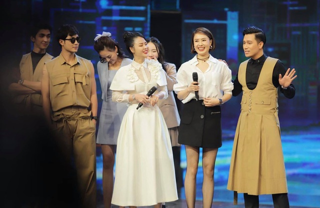 Hé lộ lý do dàn sao nam Vũ trụ VTV ăn mặc lạ đời, Việt Anh còn mặc trang phục giống... váy gây tranh cãi - Ảnh 3.