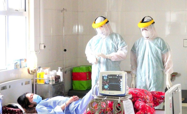 Vợ chồng bác sỹ cùng chống dịch COVID-19 ở Quảng Ninh: Không dám hẹn ngày về - Ảnh 1.