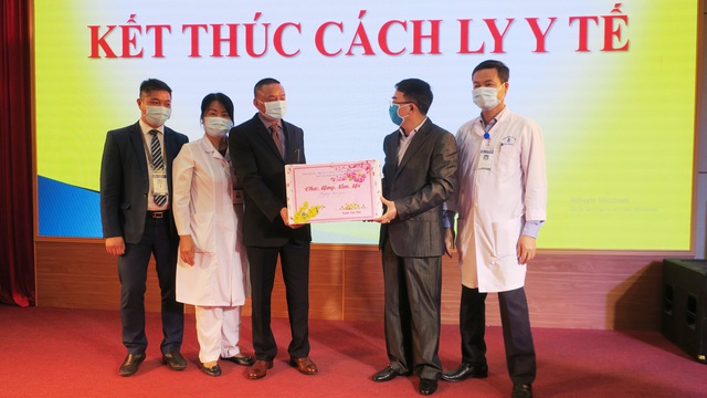 Hình ảnh tháo dỡ phong tỏa Bệnh viện Trẻ em Hải Phòng sau 14 ngày cách ly tại chỗ - Ảnh 22.