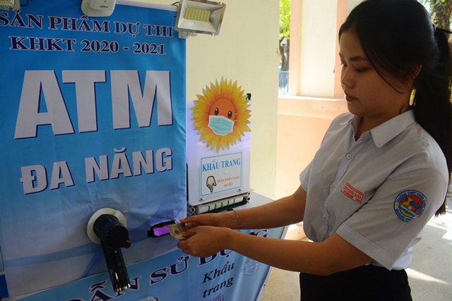 Nữ sinh chế tạo ATM 4 trong 1’ dùng năng lượng mặt trời - Ảnh 4.