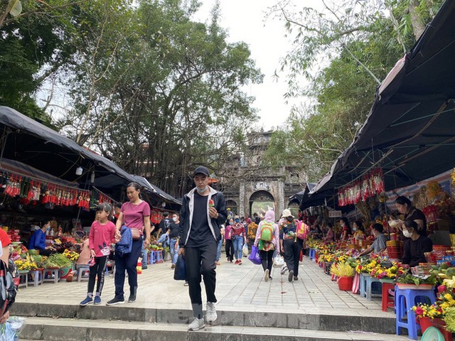  Lễ hội chùa Hương: Đón hơn 4 vạn khách, không còn cảnh ‘tả tơi’ đi hội - Ảnh 3.