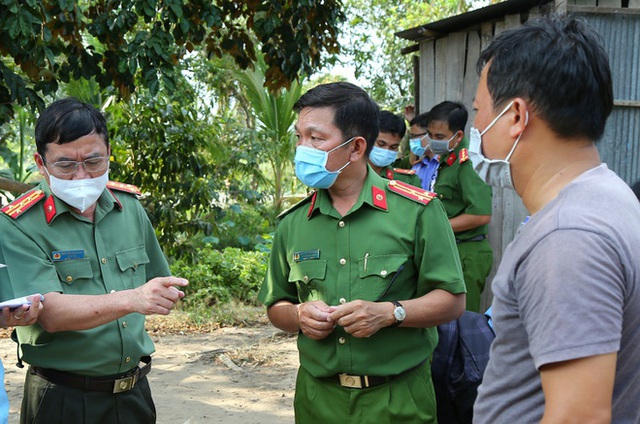 Nghi án ông lão chém chết người rồi tự thiêu - Ảnh 1.