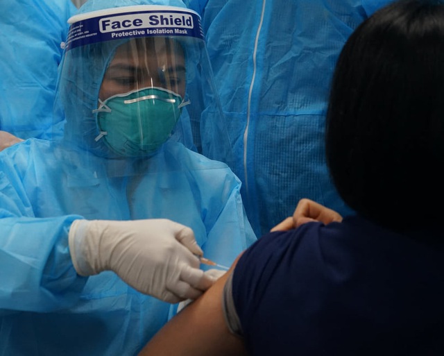 Hơn 30.000 người Việt đã tiêm vaccine AstraZeneca phòng COVID-19 - Ảnh 3.