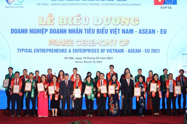 HDBank là doanh nghiệp dẫn đầu các ngành Việt Nam- ASEAN- EU  - Ảnh 1.
