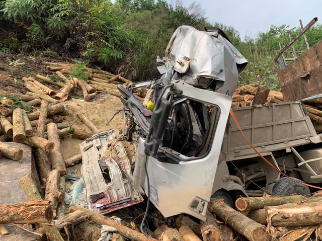 Xe tải chở keo bị lật làm 7 người chết ở Thanh Hoá chở quá 5 người - Ảnh 4.