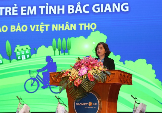 Quỹ Bảo trợ trẻ em Việt Nam và Bảo Việt Nhân thọ trao quà tặng cho trẻ em hiếu học có hoàn cảnh khó khăn tại Bắc Giang - Ảnh 2.