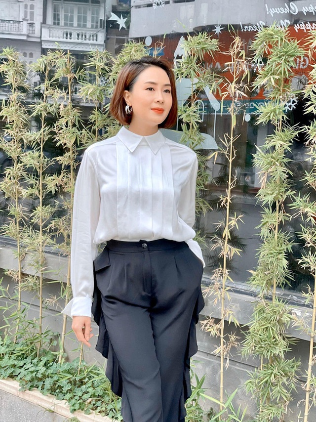 Hồng Diễm có loạt outfit chuẩn công sở mà vẫn cực trẻ xinh, chị em học theo để ghi trọn điểm thanh lịch - Ảnh 1.