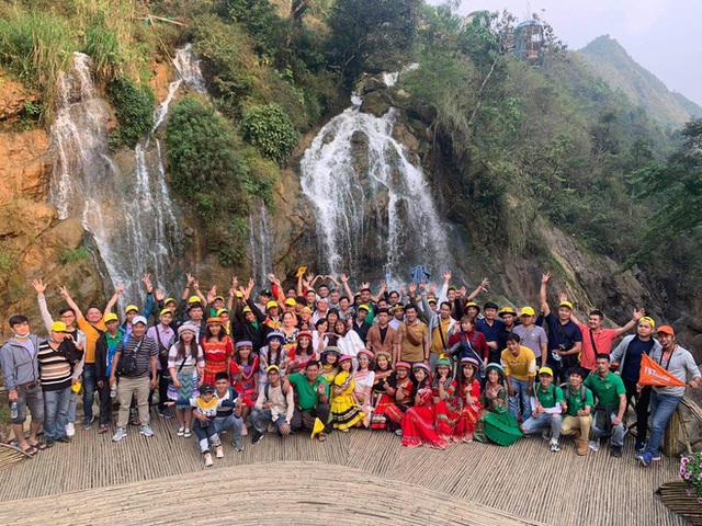Mỗi ng&agrave;y c&oacute; h&agrave;ng ngh&igrave;n kh&aacute;ch mua tour du lịch 30/4-1/5 - Ảnh 2.