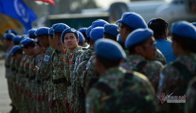 Khoảnh khắc chiến sĩ mũ nồi xanh lên đường đến Nam Sudan - Ảnh 14.
