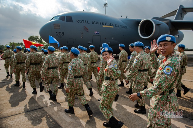 Khoảnh khắc chiến sĩ mũ nồi xanh lên đường đến Nam Sudan - Ảnh 6.