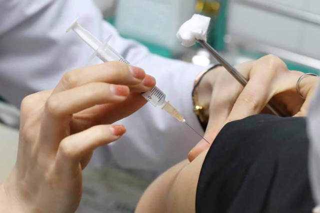 Tiêm mũi 2 giai đoạn 2 thử nghiệm vaccine Nano Covax  - Ảnh 2.