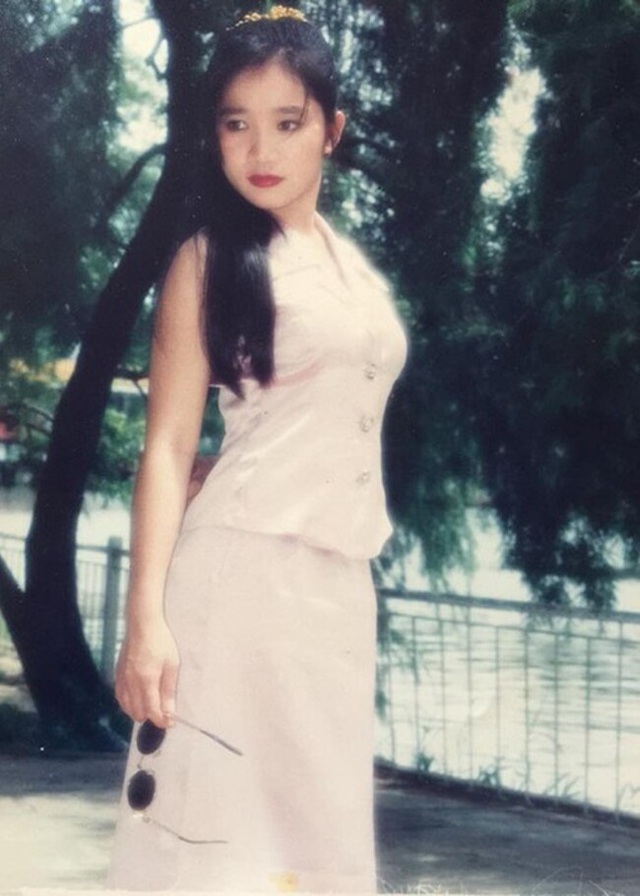 Dân mạng ngỡ ngàng khi nhìn lại nhan sắc ngày xưa của dàn nữ danh hài Vbiz: Hồng Đào quá đỗi gợi cảm, Vân Dung từng lọt top cao của Hoa hậu Việt Nam - Ảnh 12.