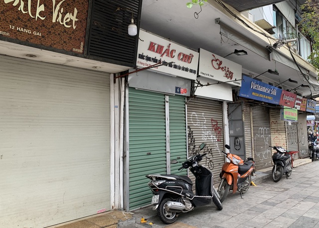 Hà Nội: Cửa hàng trên phố cổ đồng loạt đóng cửa cả năm vì ế ẩm do dịch COVID-19 - Ảnh 8.