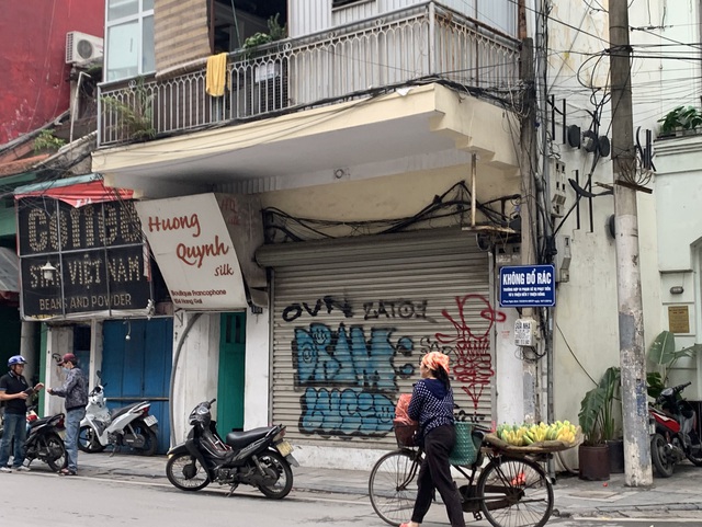 Hà Nội: Cửa hàng trên phố cổ đồng loạt đóng cửa cả năm vì ế ẩm do dịch COVID-19 - Ảnh 12.
