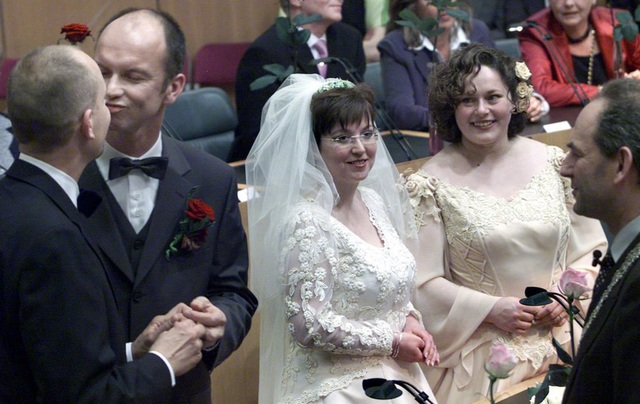 Cuộc sống hôn nhân của cặp đồng tính nữ đầu tiên trên thế giới - Ảnh 4.
