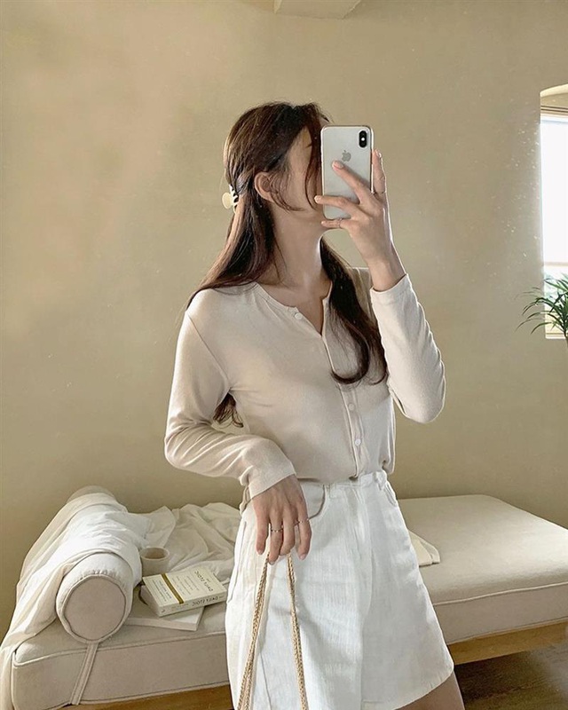 Làm mới loạt items cũ trong tủ đồ bằng 12 công thức mix&match xinh tươi, trendy của hội gái Hàn - Ảnh 3.