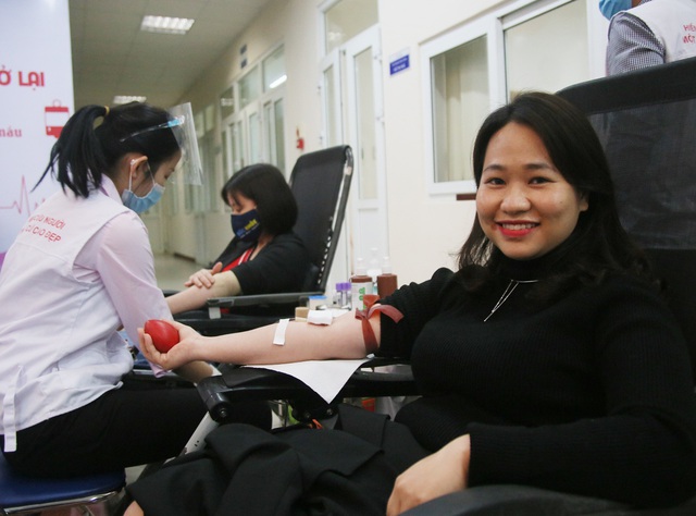 Công đoàn, Liên Chi đoàn thanh niên Tổng cục DS-KHHGĐ hiến máu cứu người mùa dịch COVID-19 - Ảnh 10.