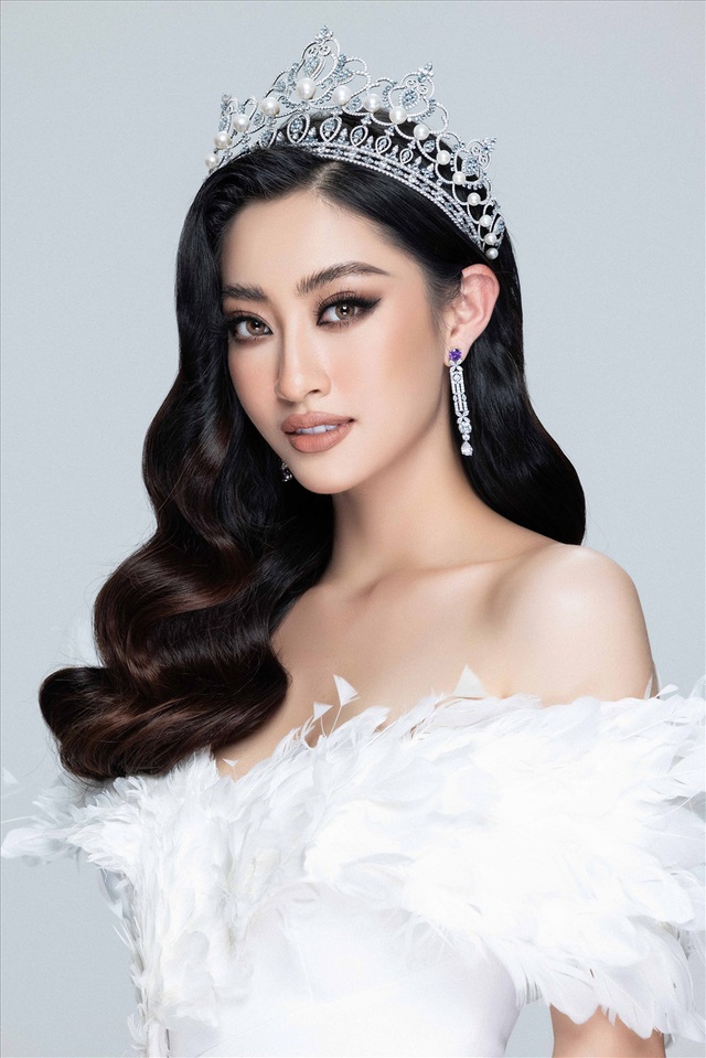 Top 3 Miss World Vietnam 2019: Người lấn sân gameshow, người yên bề gia thất - Ảnh 4.