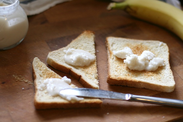 Tăng Thanh Hà thường xuyên dùng bơ dừa để ăn với bánh mì và đây là cách để chúng ta tự làm loại bơ này - Ảnh 12.