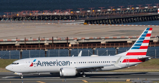  Đang bay, phi công Boeing 737 MAX phải tắt động cơ, hạ cánh khẩn cấp  - Ảnh 2.