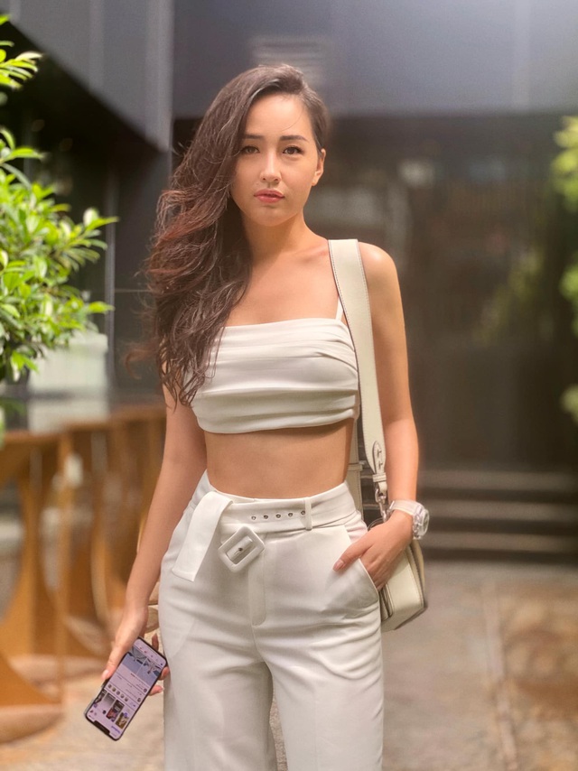 Những lần diện crop top của Mai Phương Thúy khiến netizen kinh ngạc, duy nhất 1 lần khó mà mê nổi - Ảnh 6.