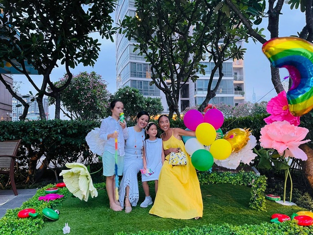 Con gái Đoan Trang dự sinh nhật con Hồng Nhung - Ảnh 2.