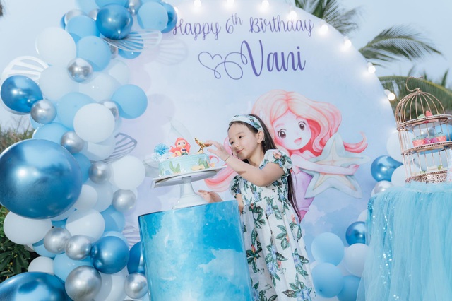 Hết 2 cháu gái thi Hoa hậu, đến con gái Trang Nhung mới 6 tuổi đã được chú ý nhờ nhan sắc gen trội trong tiệc sinh nhật - Ảnh 6.