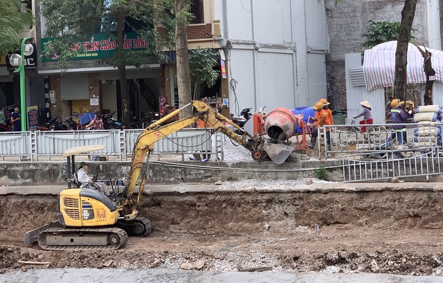 Hà Nội: Gấp rút thi công cống ngầm gom nước thải giải cứu sông Tô Lịch - Ảnh 6.
