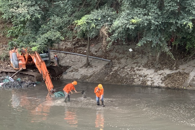 Hà Nội: Gấp rút thi công cống ngầm gom nước thải giải cứu sông Tô Lịch - Ảnh 9.