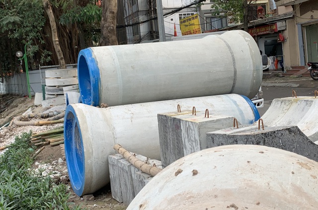 Hà Nội: Gấp rút thi công cống ngầm gom nước thải giải cứu sông Tô Lịch - Ảnh 10.