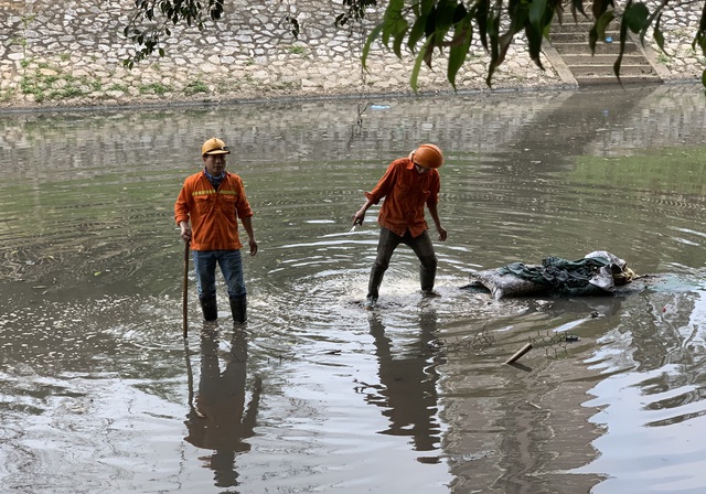 Hà Nội: Gấp rút thi công cống ngầm gom nước thải giải cứu sông Tô Lịch - Ảnh 11.