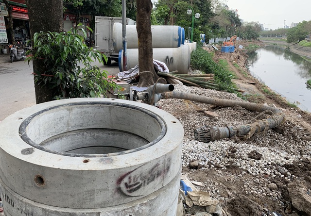 Hà Nội: Gấp rút thi công cống ngầm gom nước thải giải cứu sông Tô Lịch - Ảnh 13.