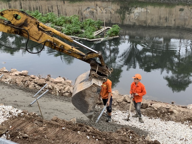Hà Nội: Gấp rút thi công cống ngầm gom nước thải giải cứu sông Tô Lịch - Ảnh 15.