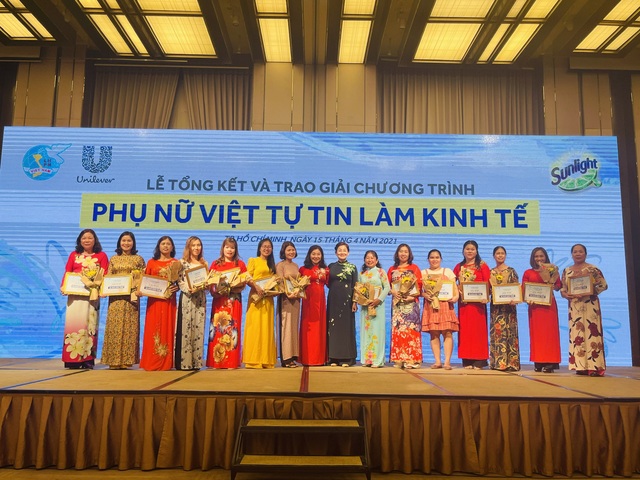Trao giải chương trình Phụ nữ Việt tự tin làm kinh tế năm 2020 - Ảnh 2.