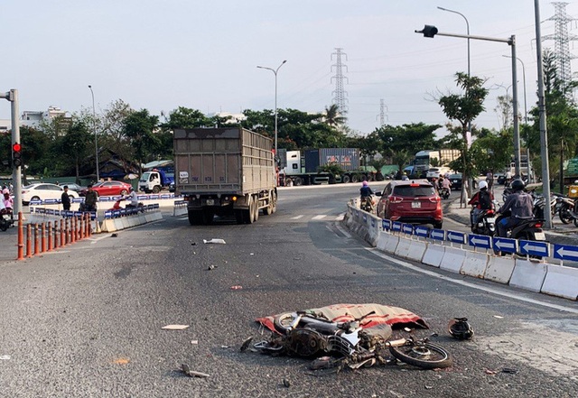  Đà Nẵng: Thêm một người tử vong vì đi nhầm đường dẫn ở điểm đen tai nạn  - Ảnh 1.