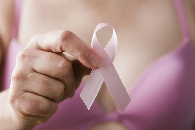 6 dấu hiệu cảnh báo sớm ung thư vú mà bạn không nên bỏ qua - Ảnh 1.