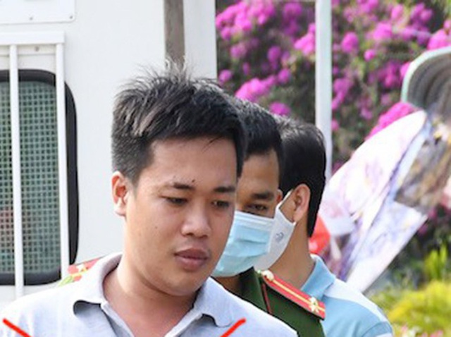 Khoe của quý, sàm sỡ nữ sinh trên quốc lộ - Ảnh 1. Khoe của quý, sàm sỡ nữ sinh trên quốc lộ - Ảnh 1.