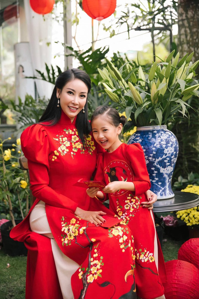 Vẻ ngoài như thiên thần của con gái 5 tuổi Hoa hậu Hà Kiều Anh - Ảnh 11.