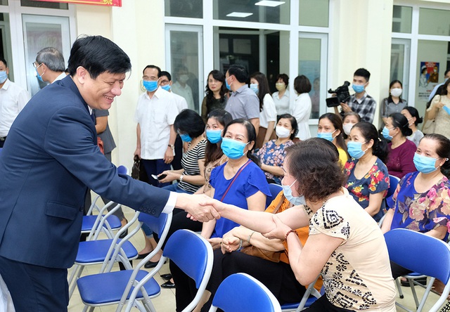 Bộ trưởng Bộ Y tế Nguyễn Thanh Long được cử tri nơi cư trú tín nhiệm cao, giới thiệu ứng cử Đại biểu Quốc hội khóa XV - Ảnh 2.