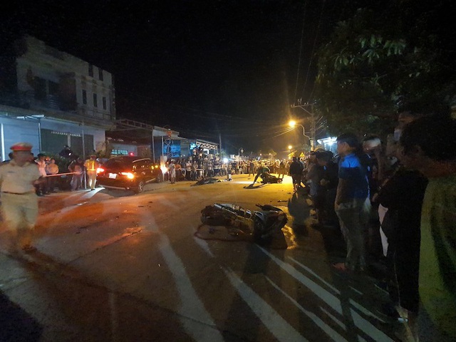 Quảng Nam: tai nạn liên hoàn, ít nhất 5 người thương vong - Ảnh 2.