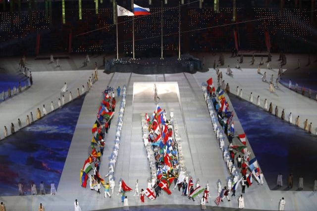 S&acirc;u lắng v&agrave; x&uacute;c động lễ bế mạc Olympic Sochi 8