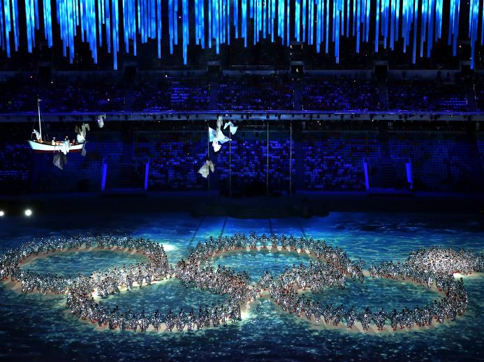 S&acirc;u lắng v&agrave; x&uacute;c động lễ bế mạc Olympic Sochi 12