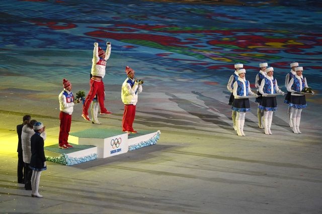 S&acirc;u lắng v&agrave; x&uacute;c động lễ bế mạc Olympic Sochi 15