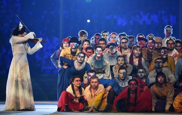 S&acirc;u lắng v&agrave; x&uacute;c động lễ bế mạc Olympic Sochi 19
