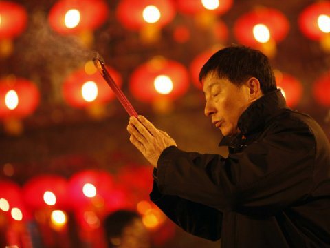 Chùa Trung Quốc thu 400 triệu đồng đối với người thắp hương đầu tiên trong năm 1 Chùa Trung Quốc thu 400 triệu đồng đối với người thắp hương đầu tiên trong năm 1